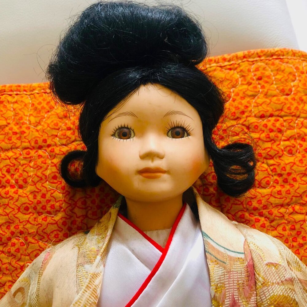 VINTAGE Traditional Japanese Porcelain Doll Geisha Kimono Collectible 17 Inch - Picture 6 of 6